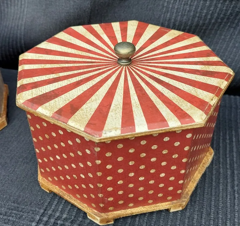 Decoupage díszdobozok