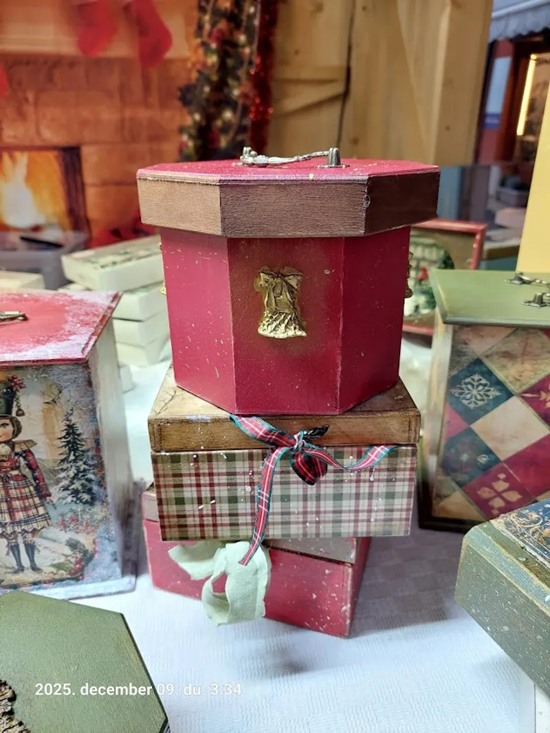 Decoupage díszdobozok