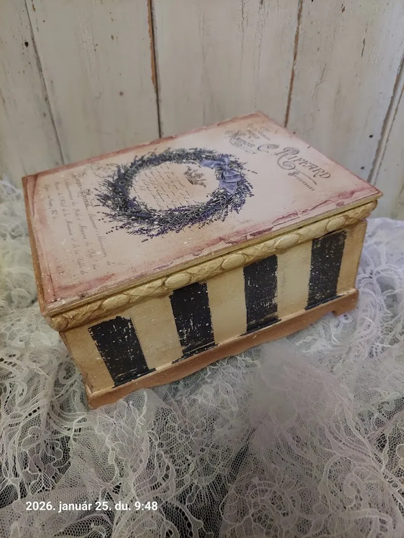 Decoupage díszdobozok