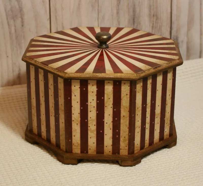 Decoupage díszdobozok