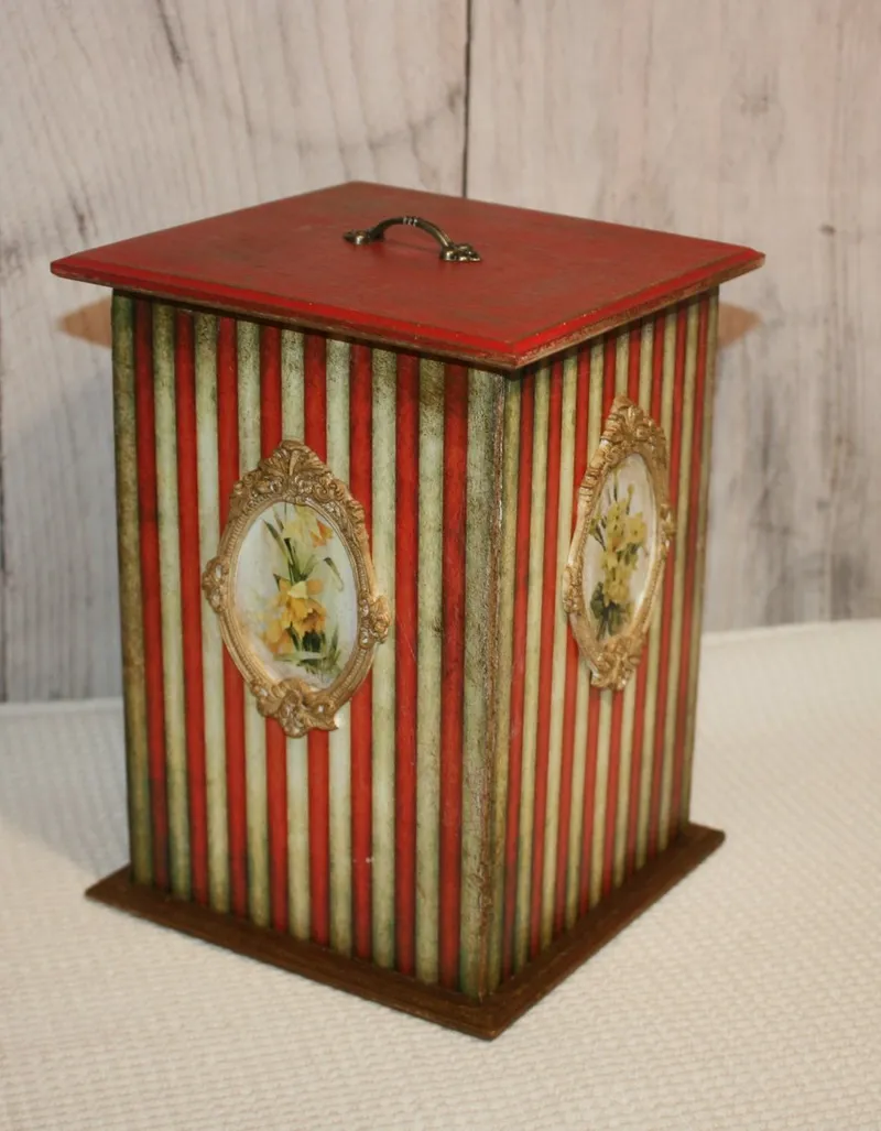 Decoupage díszdobozok