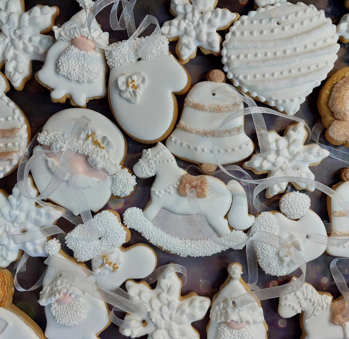 Elegáns fehér-arany